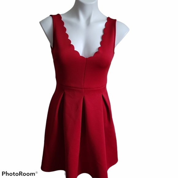 She + Sky Dresses & Skirts - She + Sky Red Dress Small Sleeveless Scallop Cut
